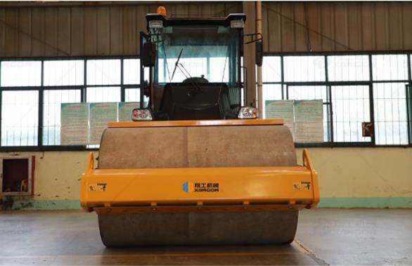 小型壓路機(jī)
