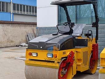 座駕壓路機(jī)實(shí)用性能無(wú)人能敵！