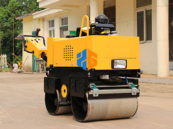  關(guān)于小型壓路機(jī)的保養(yǎng)技巧你了解多少呢？