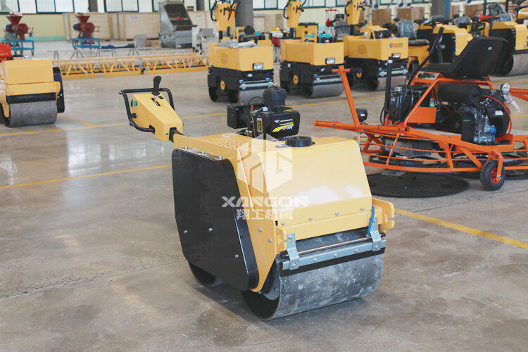 壓路機(jī)前面的大滾筒，里面到底裝著什么？