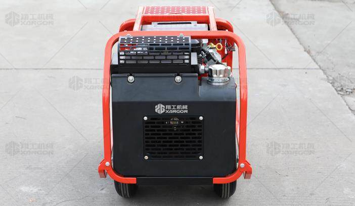 液壓動力站自帶散熱器，可持久工作