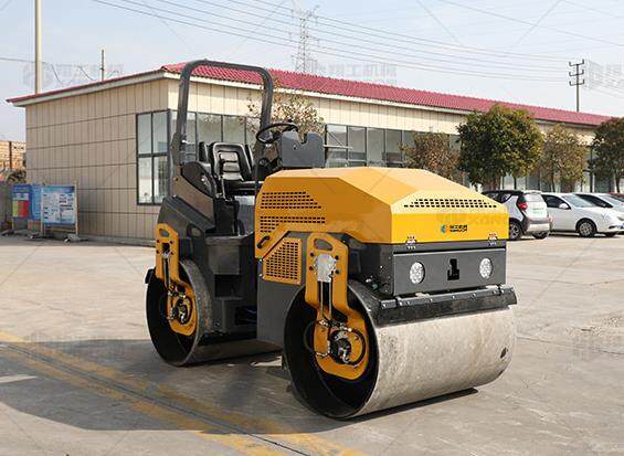 振動(dòng)壓路機(jī)購(gòu)買(mǎi)的三點(diǎn)建議